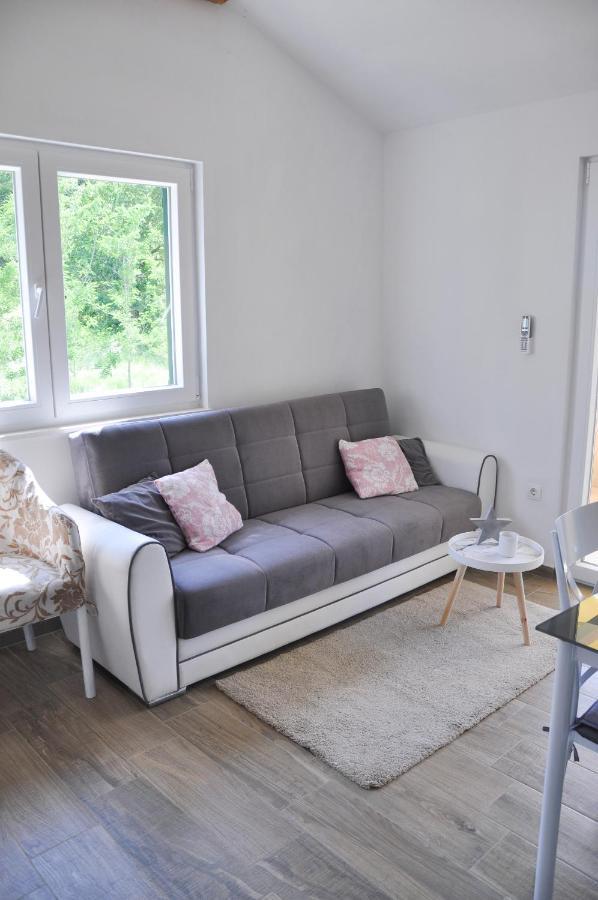 Apartmani Carnizza Ražanac Exteriör bild