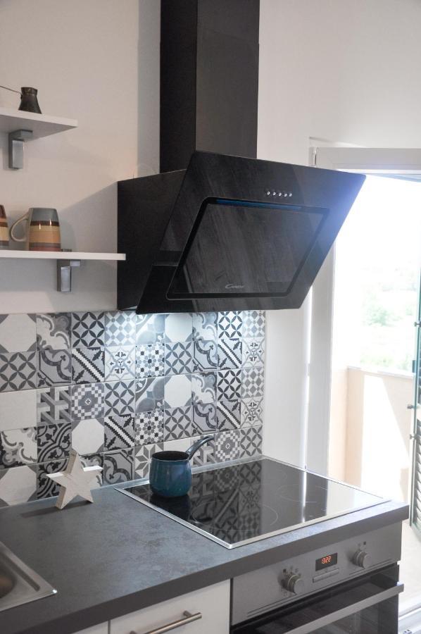Apartmani Carnizza Ražanac Exteriör bild