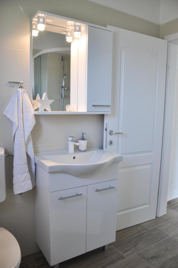 Apartmani Carnizza Ražanac Exteriör bild