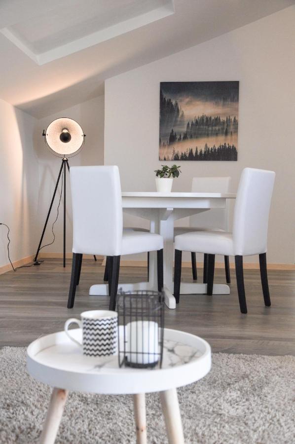 Apartmani Carnizza Ražanac Exteriör bild